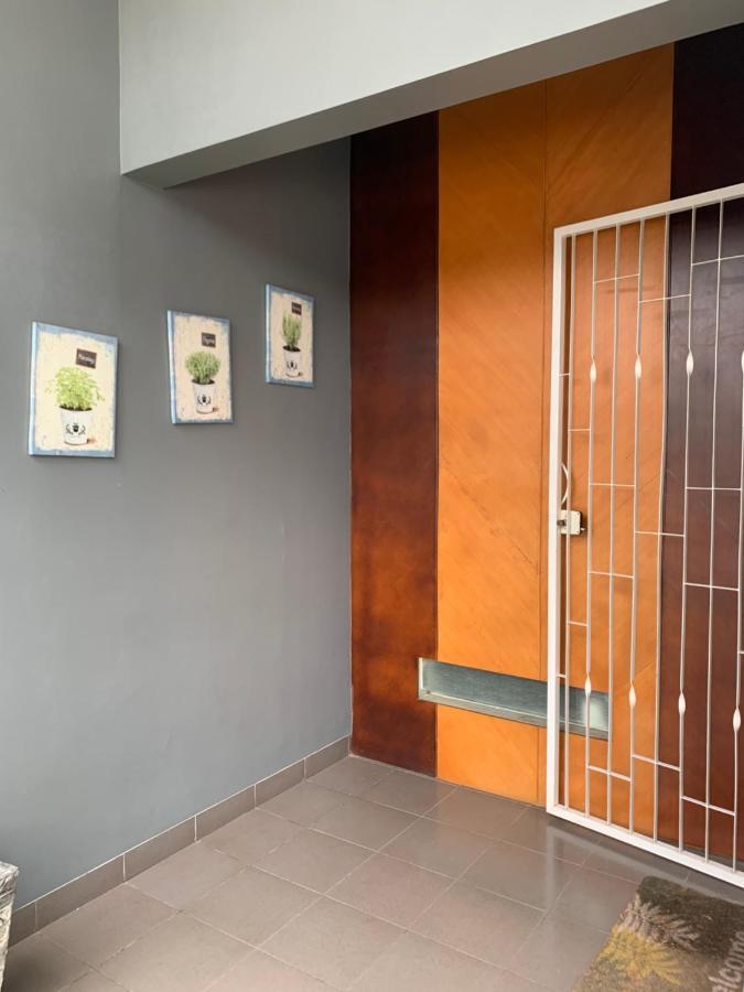 Platinum Setramurni Guest House Bandung 3Br מראה חיצוני תמונה