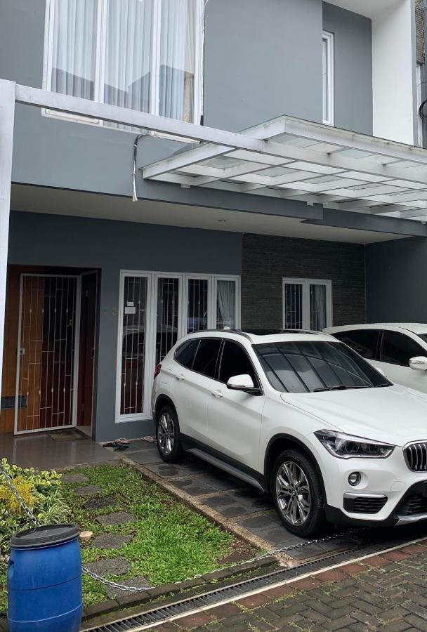 Platinum Setramurni Guest House Bandung 3Br מראה חיצוני תמונה